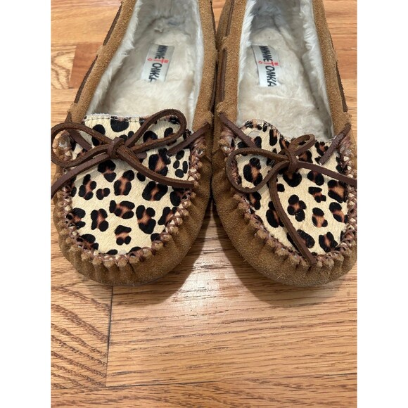 Minnetonka women’s Leopard Print Cally Slippers Size 8 - Picture 3 of 10